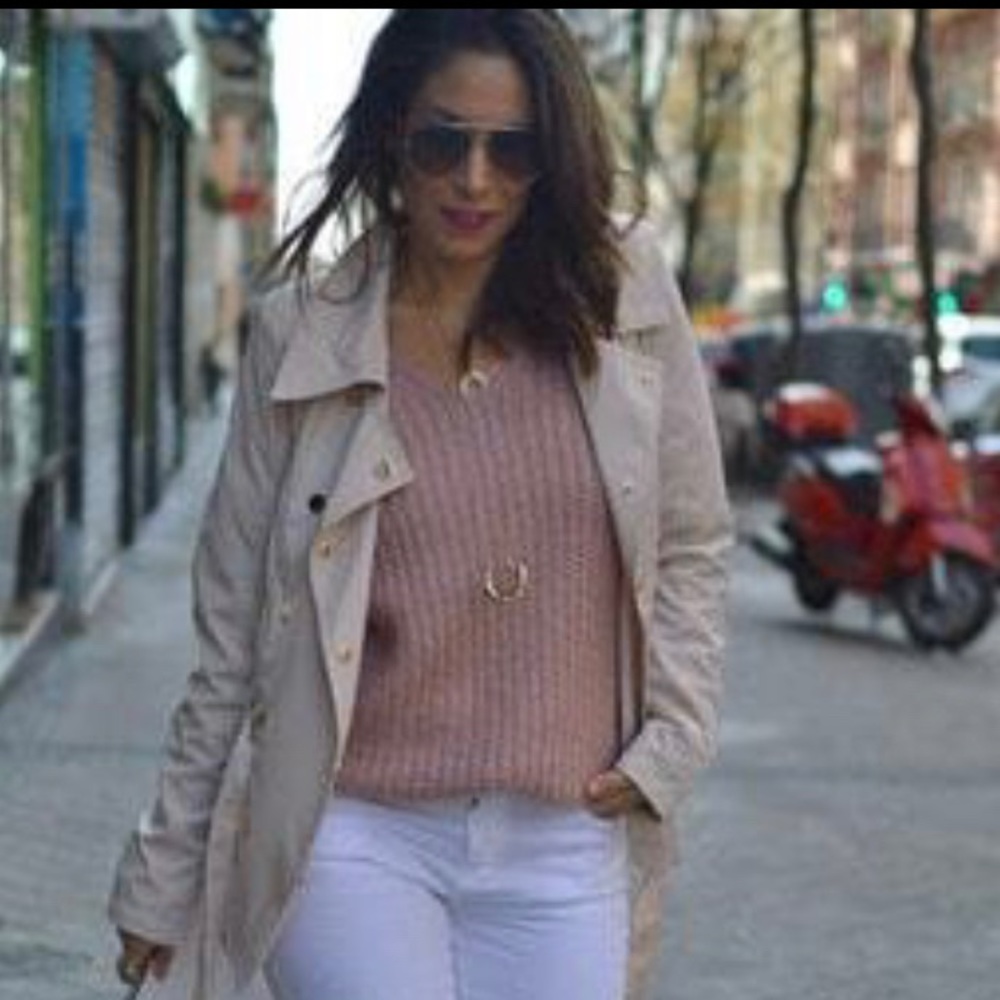 V-neck Knit Ribbed Sweater - Picture 5 of 6